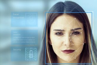 Entenda como os dispositivos de reconhecimento facial podem transformar a rotina do seu condomínio ou empresa.